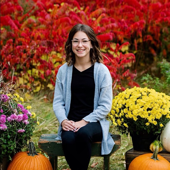 Meet your Posher, Taylor - Picture 1 of 1